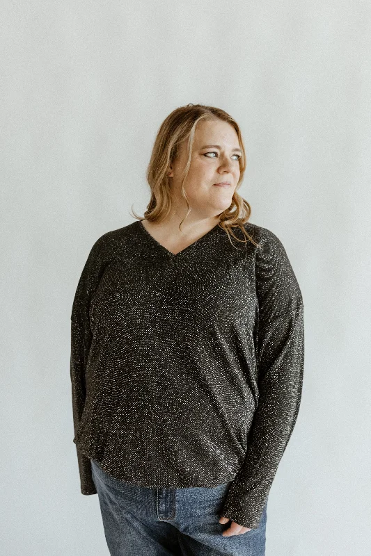 SHIMMERY BANDED HEM SHIRT IN BLACK